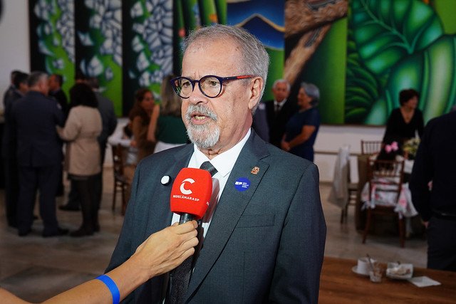 Presidente da Câmara prestigia formatura de oficiais da PM e delegados