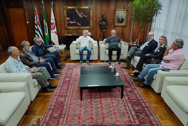 Em reunião na Câmara, Associação dos Engenheiros, Arquitetos e Agrônomos apresenta demandas