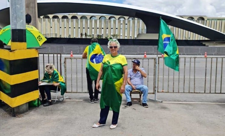 8 de janeiro: defesa solicita ao STF prisão domiciliar para idosa com depressão