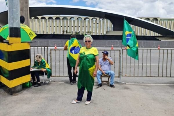 Idosa presa pelo 8/1 divide cela com homicidas e traficantes