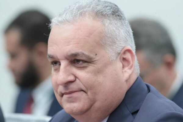 Com pedido de vista, CCJ da Câmara adia votação do recurso de Ramagem Com pedido de vista, CCJ da Câmara adia votação do recurso de Ramagem