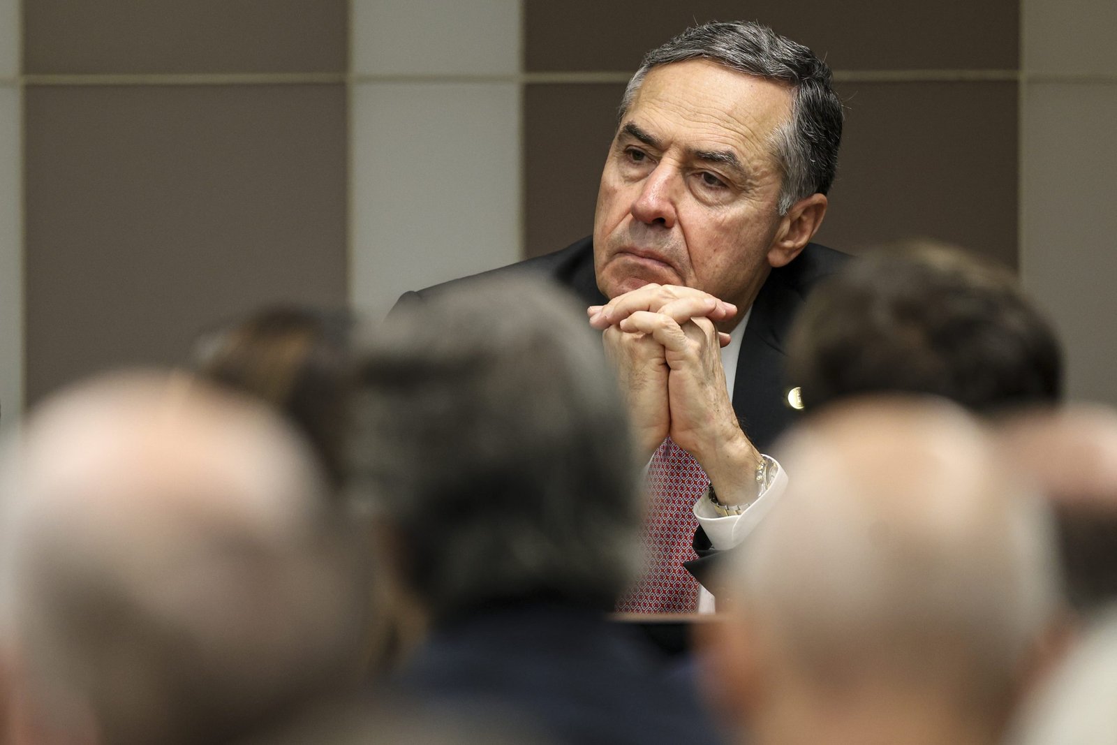 Jurista lista 8 erros da nota de Barroso a The Economist