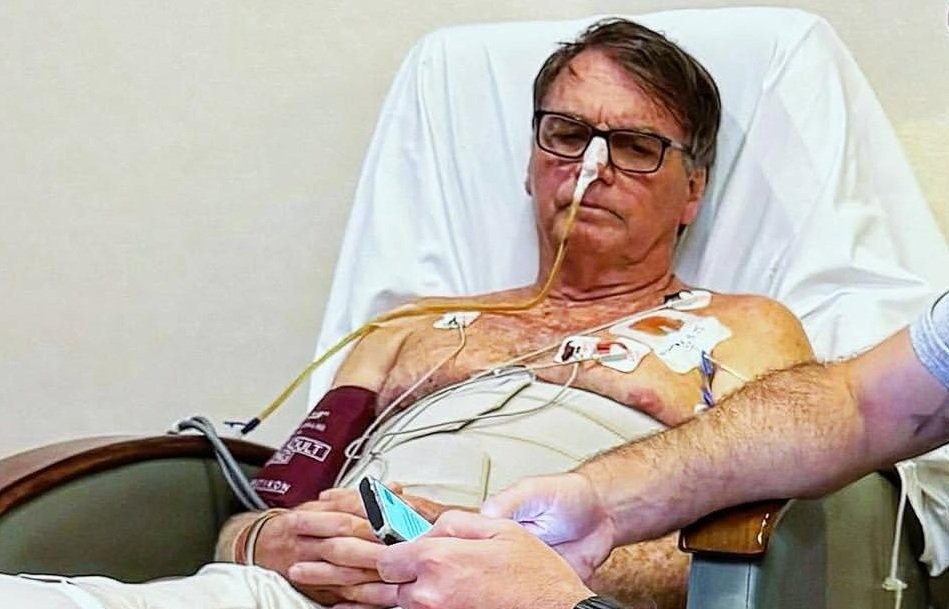 Depois de intensificar fisioterapia, Bolsonaro faz caminhada no hospital; vídeo