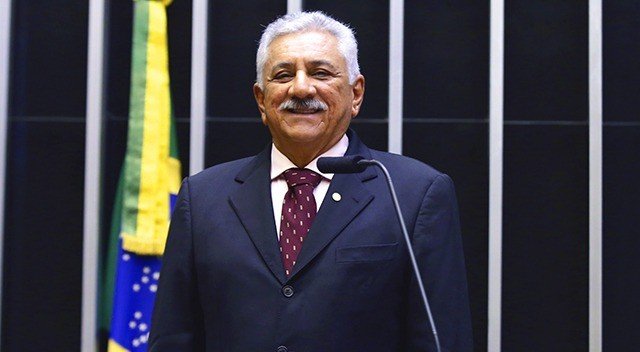 Moraes vota para rejeitar recurso de deputados do PL