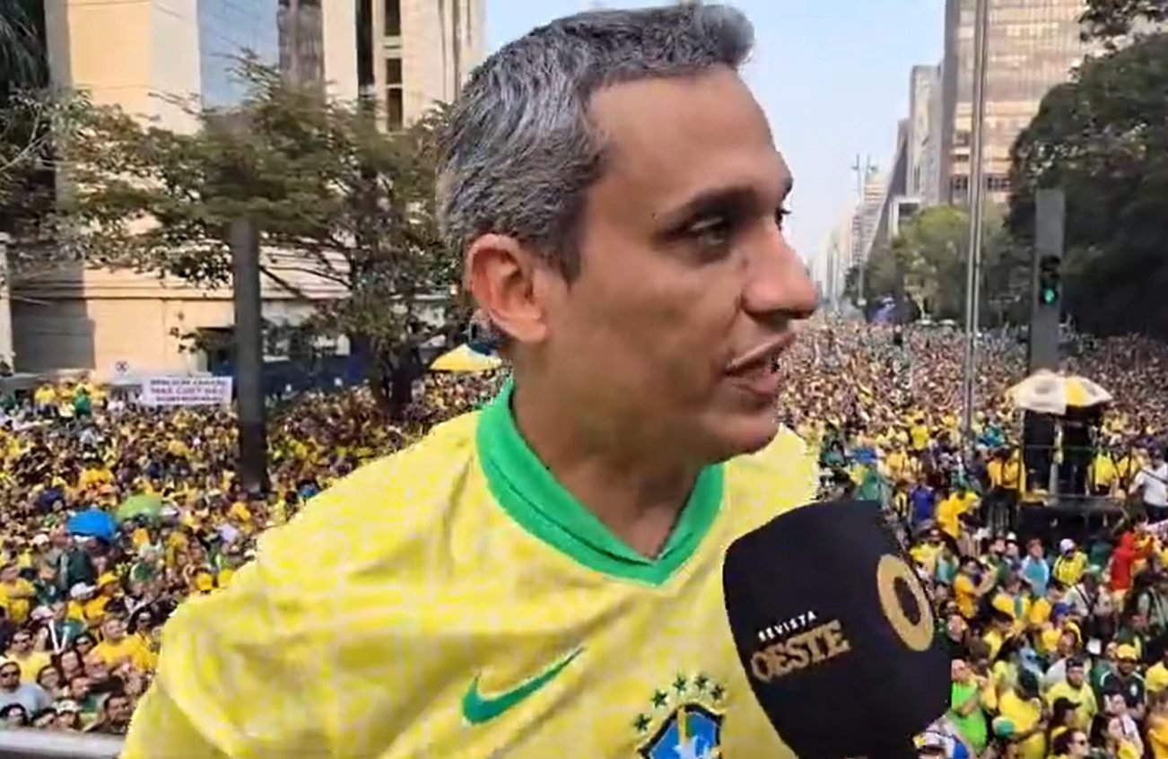 Bolsonaro escolhe Gustavo Gayer como pré-candidato ao Senado em Goiás