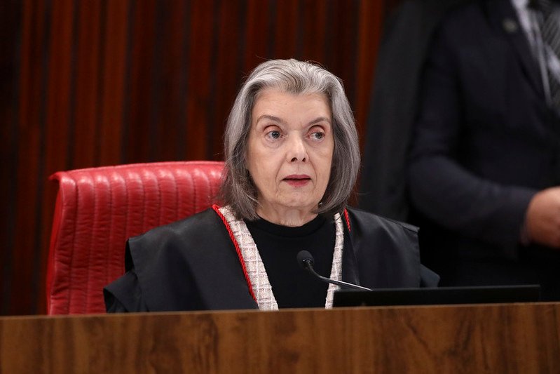 Ditadura mata mesmo…