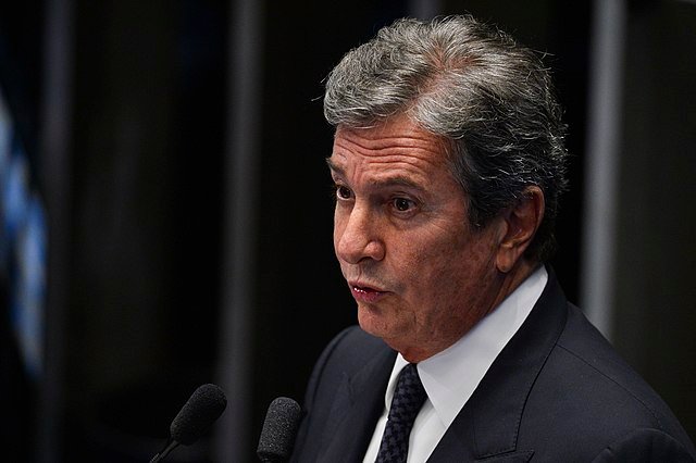 Moraes autoriza Collor a cumprir prisão em Maceió