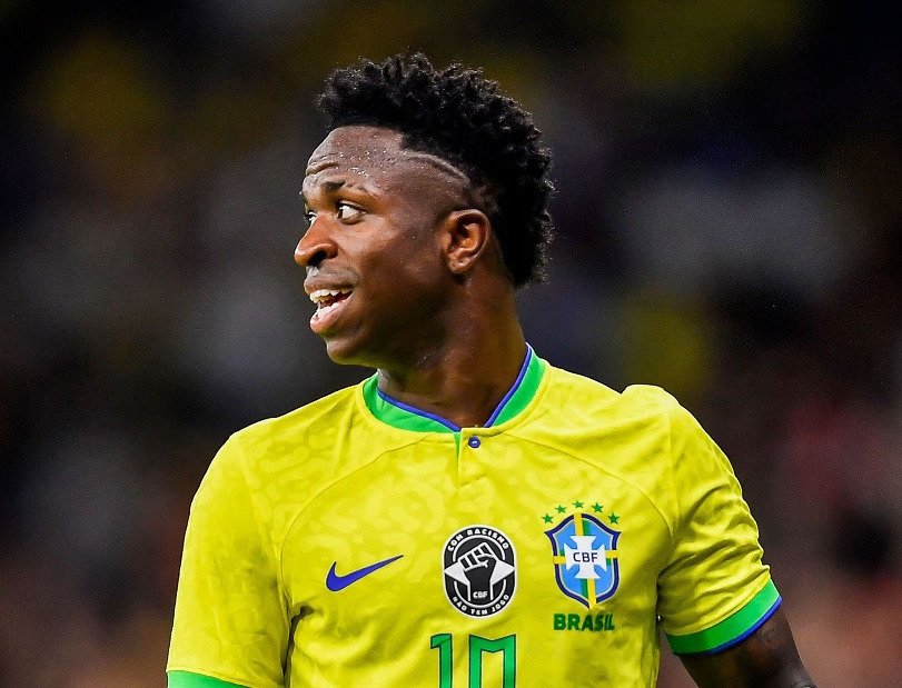 Deputado propõe lei para vetar vermelho em uniforme da Seleção