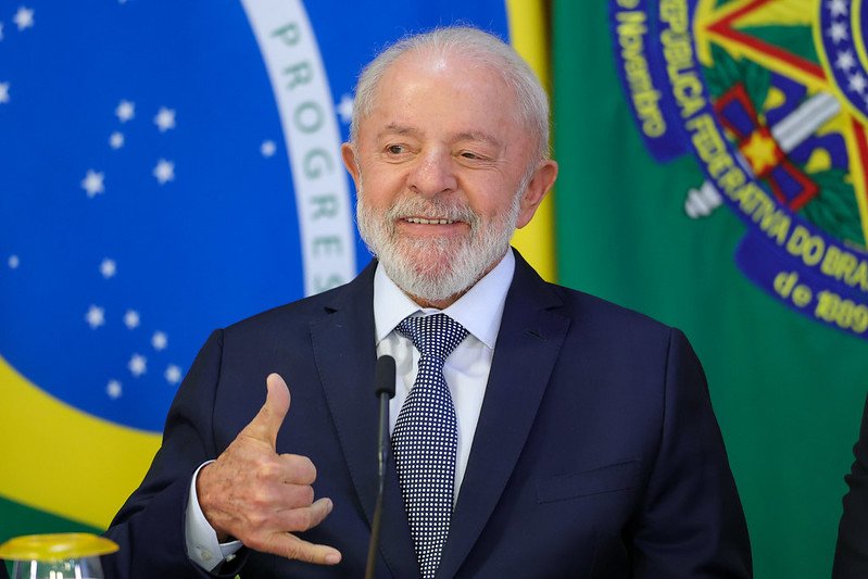Empréstimo de Lula é ‘agiotagem oficial’, diz Eduardo Cunha