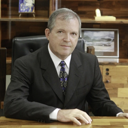 Ministro do TCU supera Lula e passa 124 dias fora do Brasil em 2024