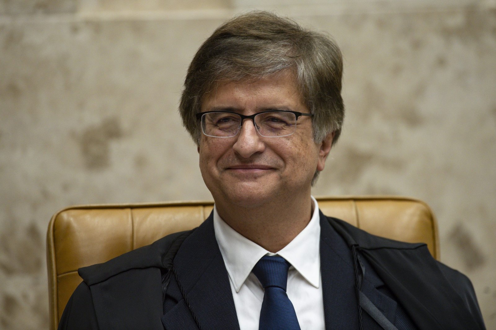 PGR dá justificativa para segurar inquérito contra ministro de Lula