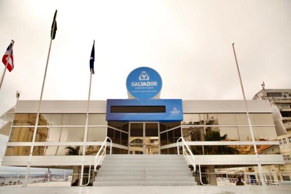 Polícia Federal afasta secretário de Educação de BH