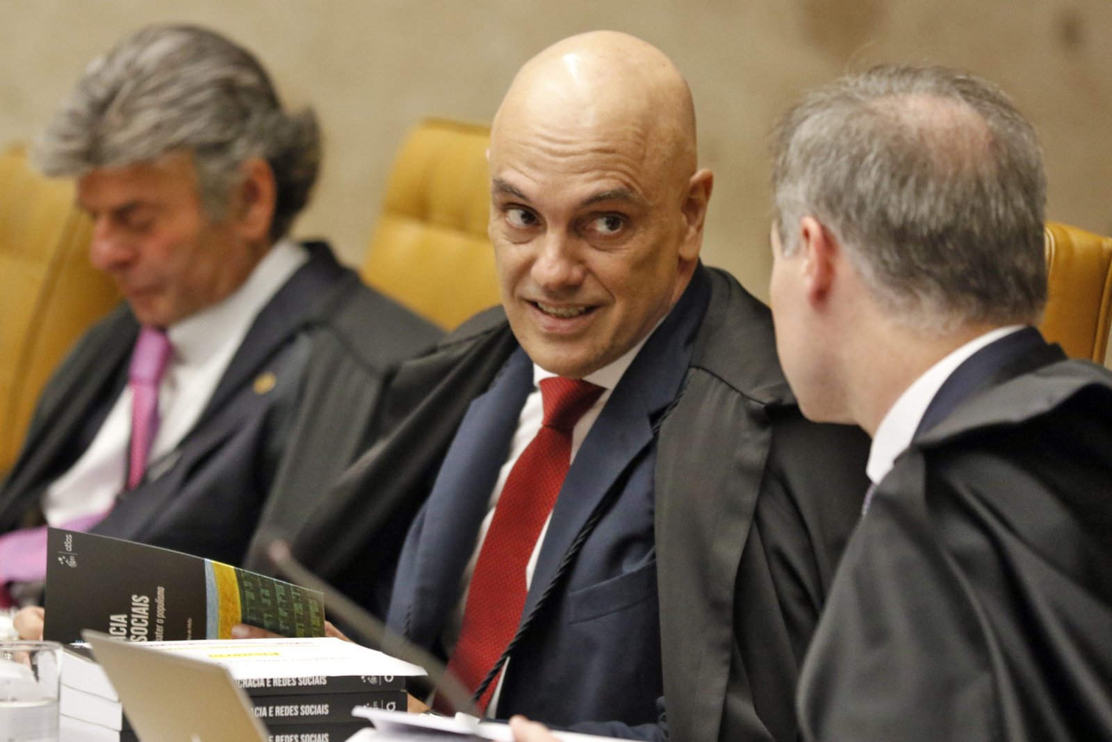 Moraes retalia Espanha e interrompe extradição de traficante por suposta falta de reciprocidade