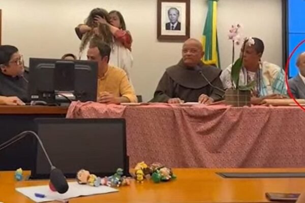 Apoiador do Hamas, Sayid Tenório vai a ato ecumênico de Glauber Braga