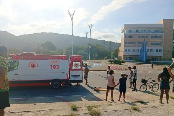 Mãe morre afogada e filhos são salvos por banhista no litoral de SP: ‘Instinto de ajudar’