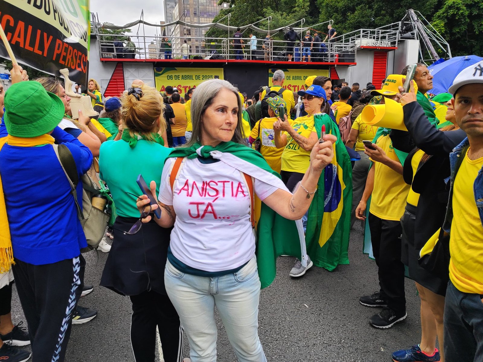 ‘Só um psicopata para dizer que houve uma tentativa armada de golpe’, diz Bolsonaro