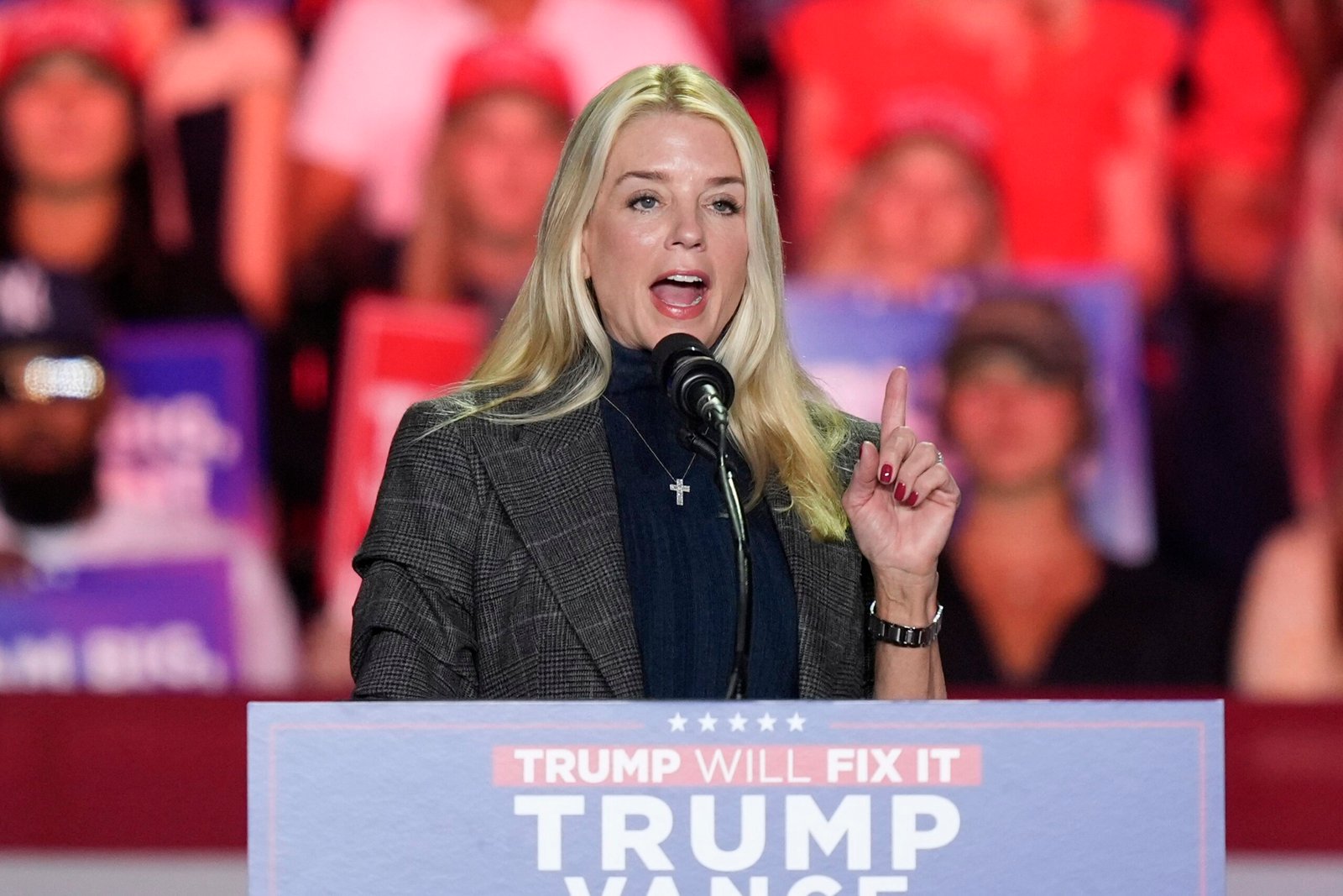 Procuradora-geral dos EUA diz que seria ‘muito difícil’ Trump concorrer a terceiro mandato