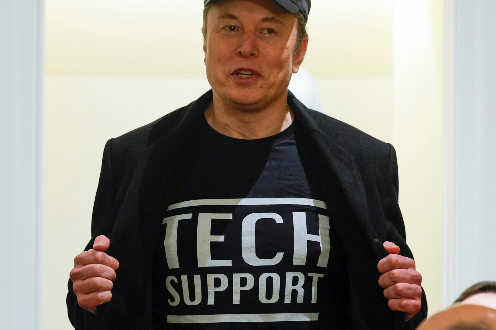 DOGE, de Musk, usa IA para espionar funcionários federais dos EUA e buscar mensagens anti-Trump, diz agência