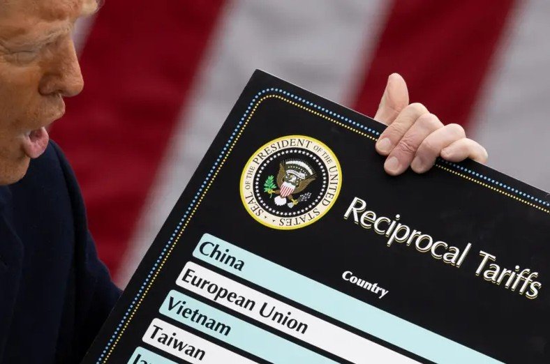 Trump diz acreditar que China ‘vai aceitar um acordo em algum momento’ para reverter tarifas de 104%