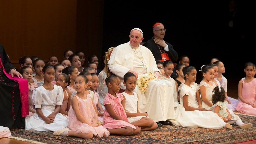 ‘Pastor com cheiro de ovelha’, Papa Francisco eterniza legado de reforma e simplicidade na Igreja Católica