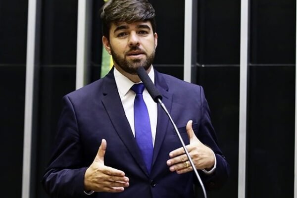 Líder do PL sobe o tom com Motta por pauta da anistia: ‘É o nosso limite’