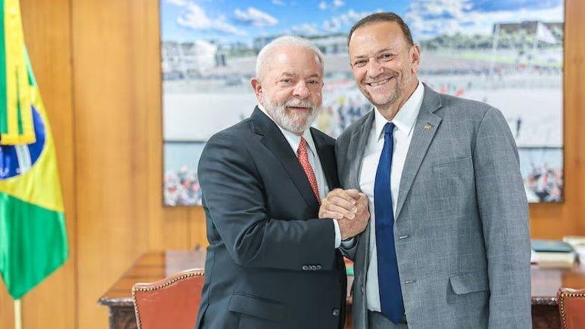 Manuela d’Ávila admite desconexão da esquerda com o povo