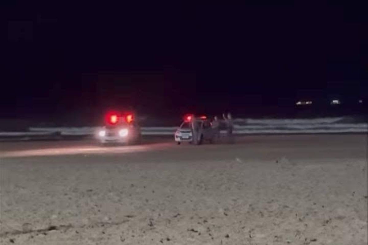Turista de 13 anos morre afogado após entrar no mar com o irmão no litoral de SP;