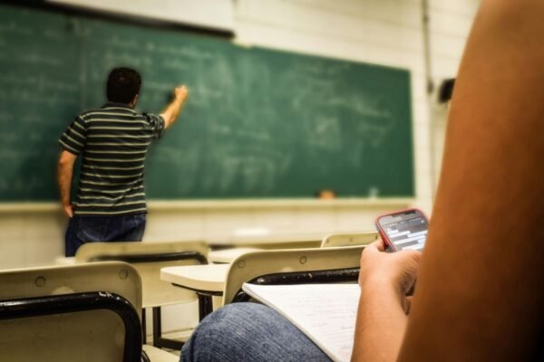 Justiça determina que Prefeitura de Praia Grande, SP, faça novo concurso público para a Educação; entenda Justiça determina que Prefeitura de Praia Grande, SP, faça novo concurso público para a Educação; entenda