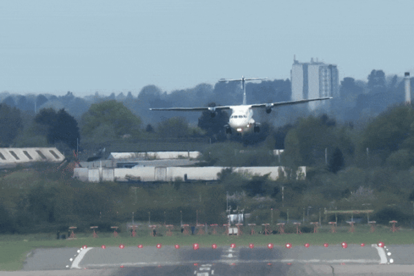 VÍDEO: Com ventos de até 80 km/h, aviões ‘dançam’ e pilotos usam técnica ‘caranguejo’ para pousar no Reino Unido
