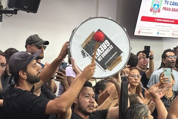 Servidores de Praia Grande suspendem greve por reajuste e aguardam reunião com desembargador