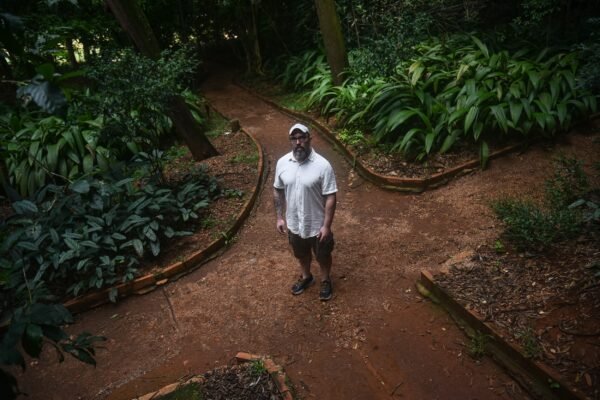Eleito melhor fotógrafo de retratos do ano, Gui Christ explica conceito do projeto ‘M’kumba’: ‘Potência da fotografia para combater a intolerância’