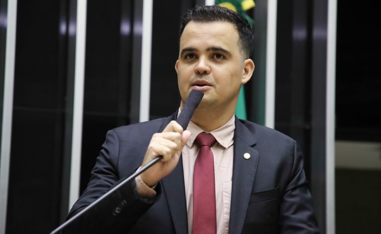 Projeto suspende resolução que obriga caminhão basculante a ter alerta sonoro