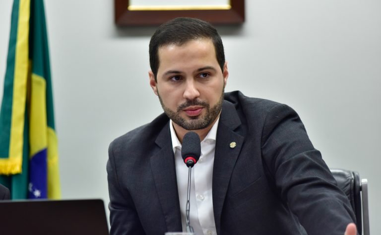 Projeto aumenta pena para crimes praticados no meio digital