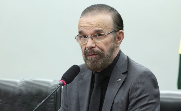 Projeto autoriza reposição de profissionais na assistência social fora do limite de gastos com pessoal