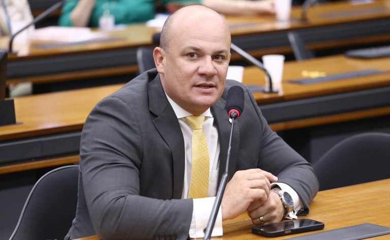 Proposta dobra pena para compra de voto quando há organização criminosa envolvida