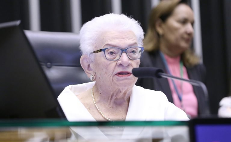 Participantes de sessão solene defendem memória e verdade como forma de sustentar a democracia