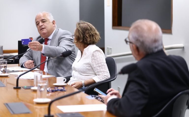 Ministro do empreendedorismo defende uso de escolas para impulsionar cultura