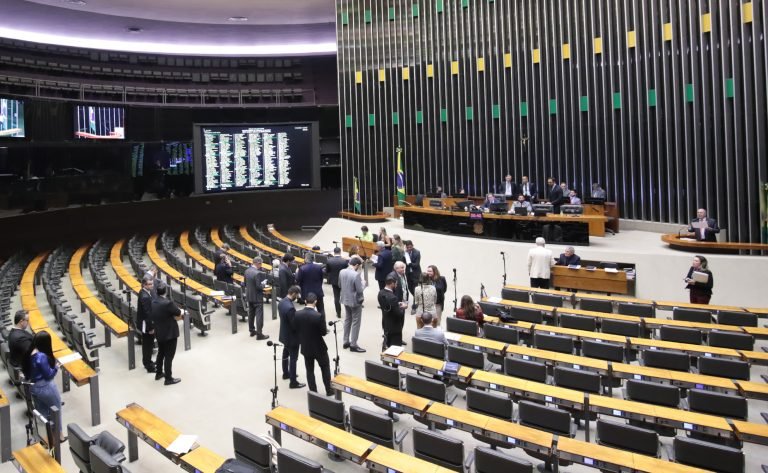 Câmara reúne-se nesta quarta-feira para votar acordos internacionais
