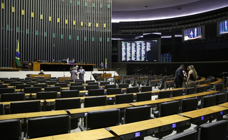 Câmara dos Deputados cancela votação desta quarta por falta de acordo