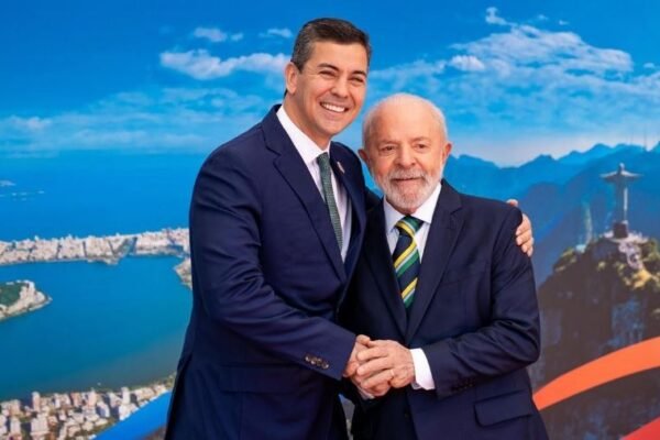 Presidente do Paraguai diz que espionagem do Brasil reabre ‘velhas feridas’