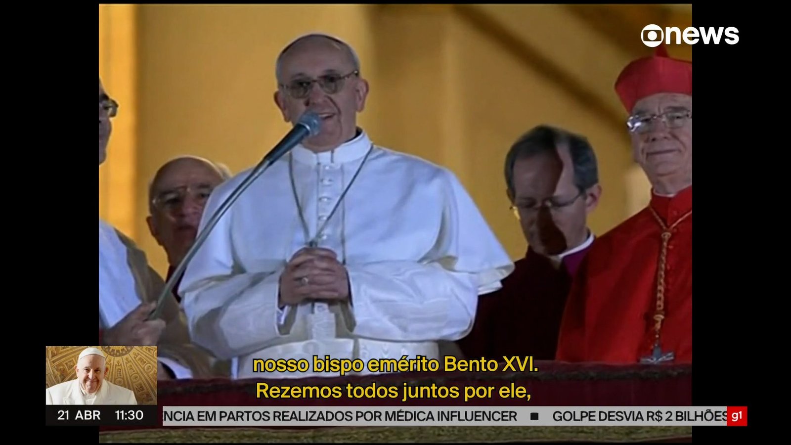 Francisco pediu a benção do povo em seu primeiro discurso, em março de 2013; relembre