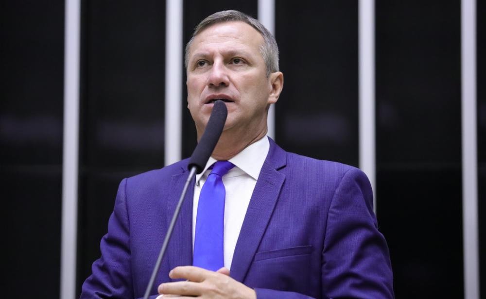 Deputado diz que Motta ‘acendeu uma vela para Deus e outra para o diabo’ ao negociar anistia