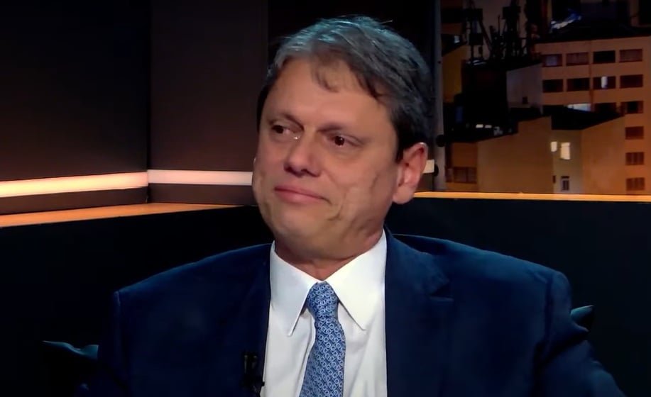 Conversa com Augusto Nunes: Tarcísio se emociona ao lembrar de infância