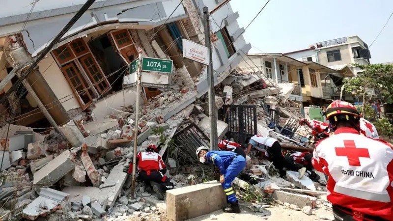Como terremoto em Mianmar destruiu a ‘cidade de ouro’ dos budistas
