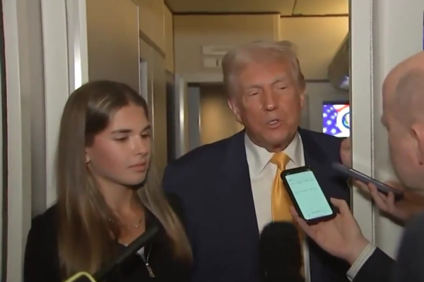 Trump chama Bukele de ‘incrível’ e diz não estar preocupado com relatos de violações de direitos humanos em prisão de El Salvador