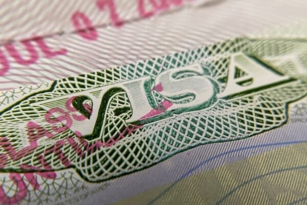 Entenda lei que o secretário de Estado dos EUA quer aplicar para restringir a presença de autoridades estrangeiras no país Entenda lei que o secretário de Estado dos EUA quer aplicar para restringir a presença de autoridades estrangeiras no país