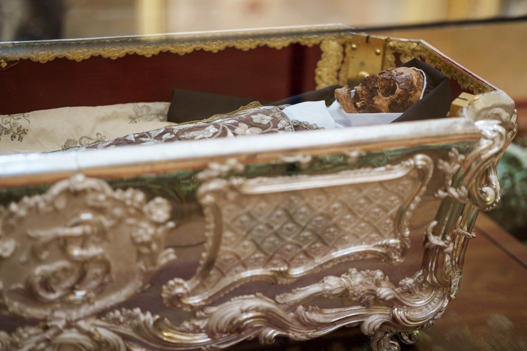 Corpo de Santa Teresa d’Ávila é exposto ao público na Espanha mais de 400 anos após sua morte