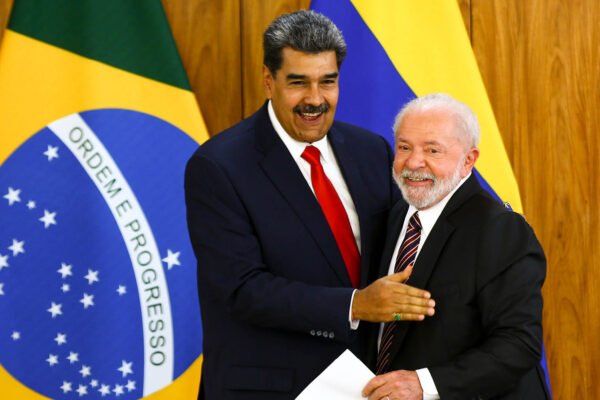 Lula deve se encontrar com Maduro na Rússia