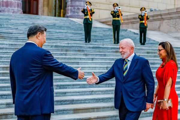 Janja sai em defesa de modelo de censura da China
