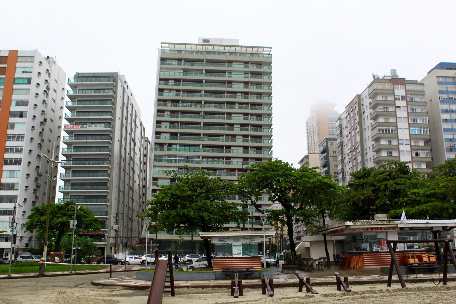 Novo plano deve apontar soluções para os prédios tortos e problemas de drenagem em Santos, SP